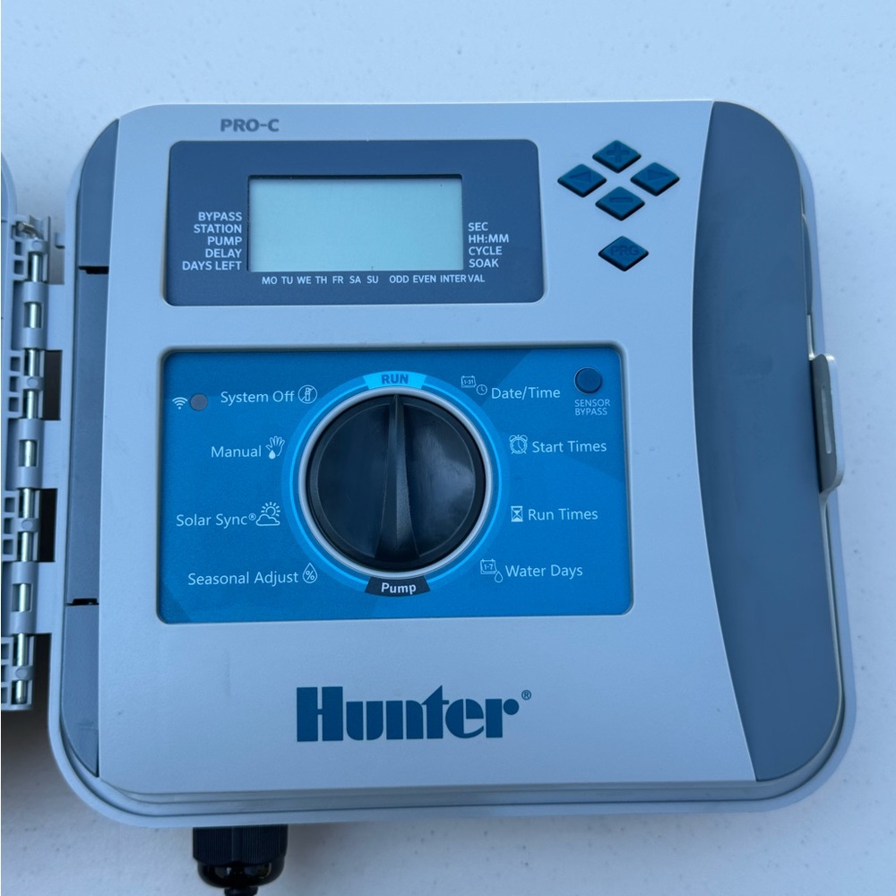 Hunter Pro-C : 4 Zone Irrigation Controller P2C 400
